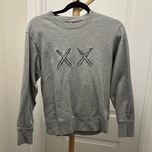 [UNISEX] UNIQLO x KAWS Gray Crewneck Graphic Sweater